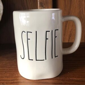 Vintage Rae Dunn SELFIE Mug